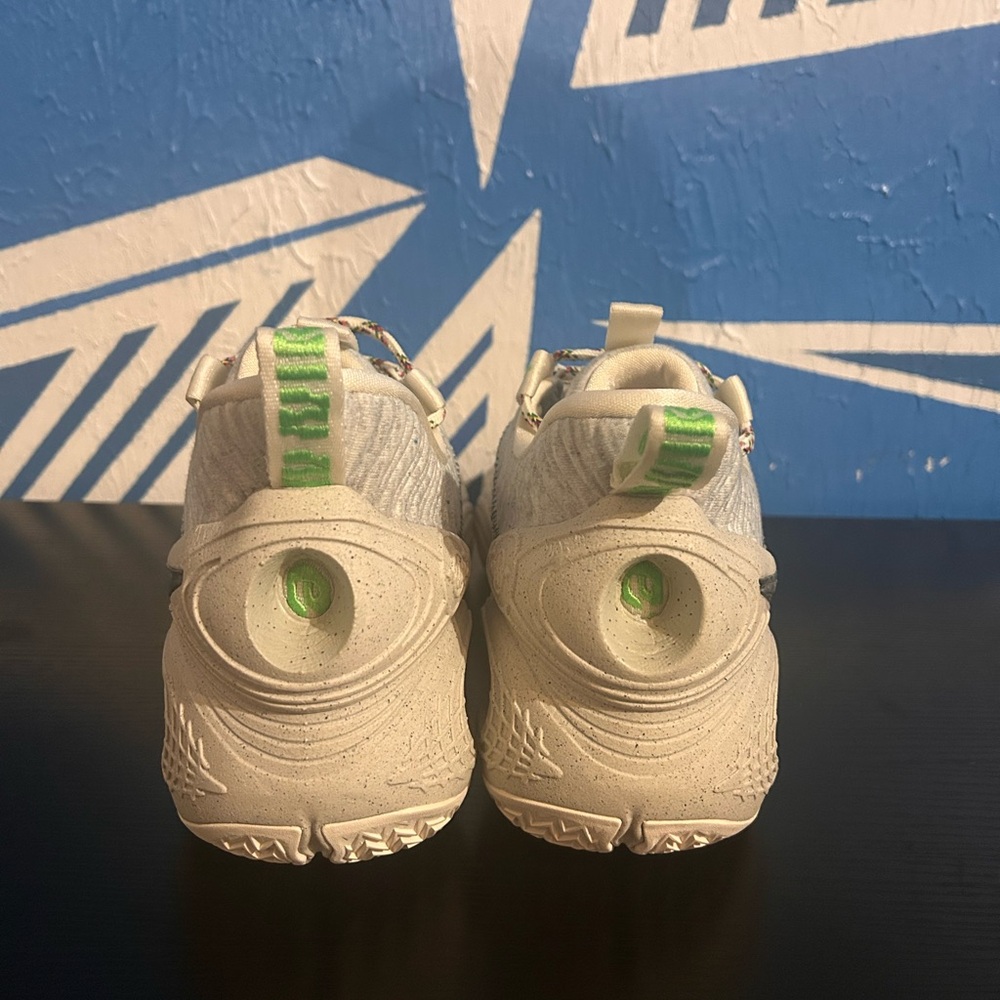 Nike Cosmic Unity - Picture 2 of 6